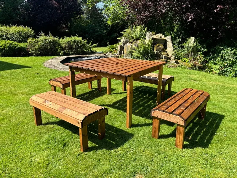 Charles Taylor Knights Patio Dining Set – Eight-Person Outdoor Dining Collection