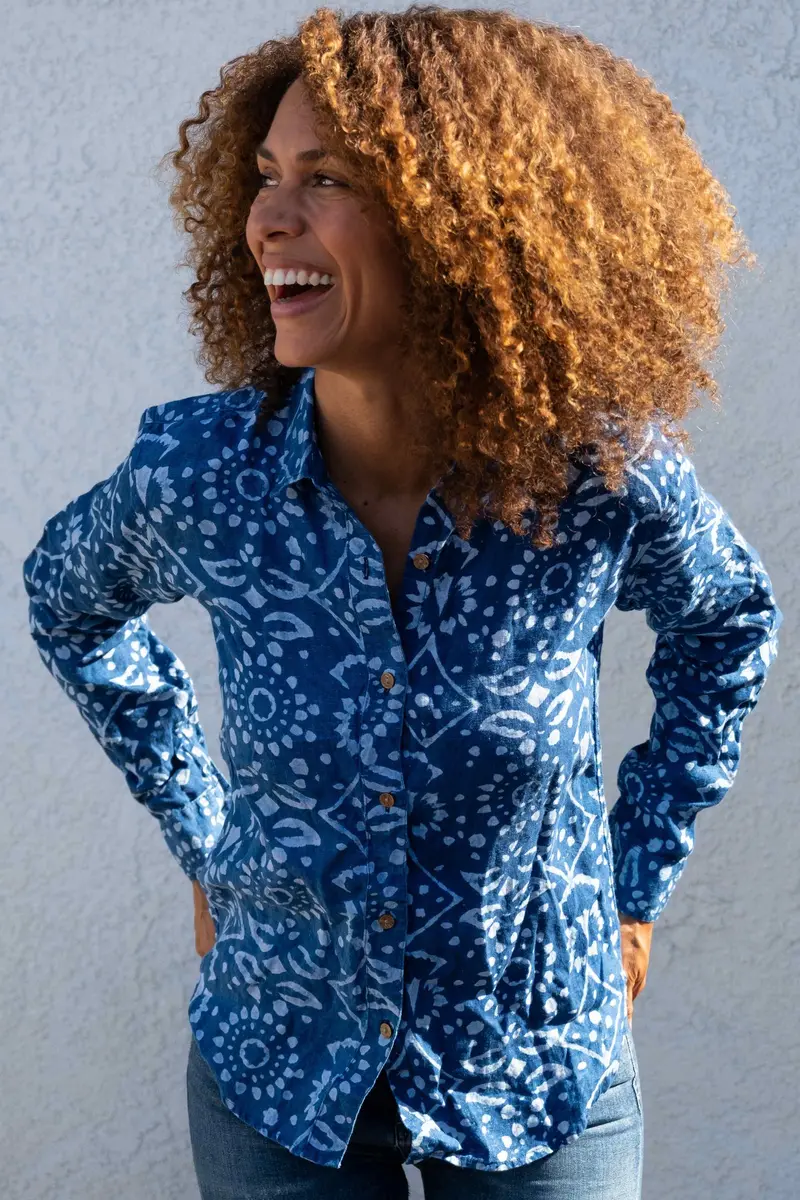Classic Linen Button-Down Shirt Made from Organic Fibers