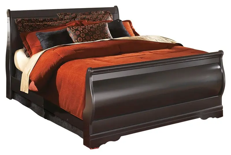 Huey Vineyard Traditional Sleigh Bed with Sculpted Details