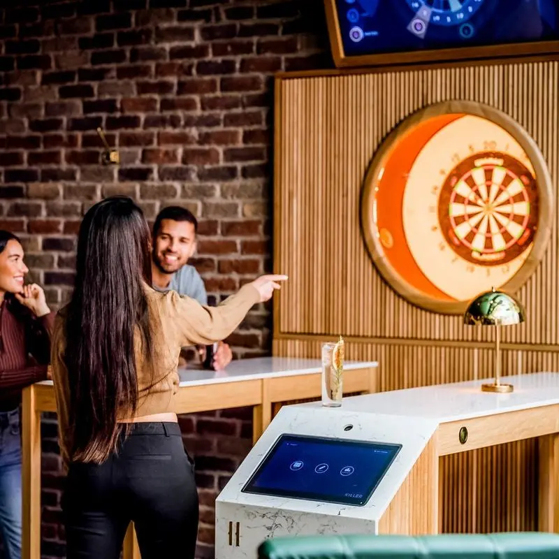 Interactive Darts Night – Modern Social Gaming for 2–4 Players