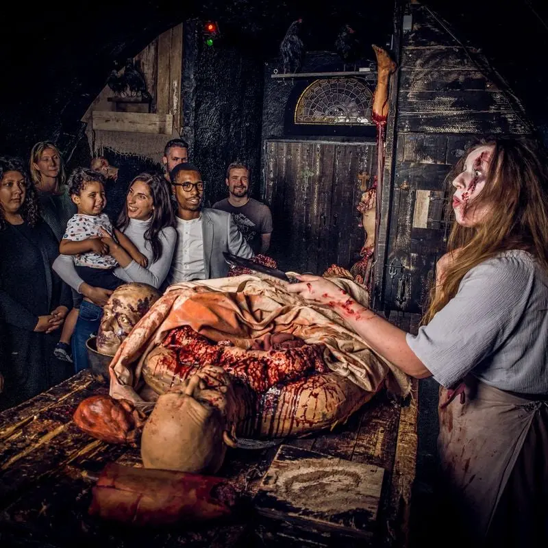 London Bridge & Tombs Walking Tour Experience for Two