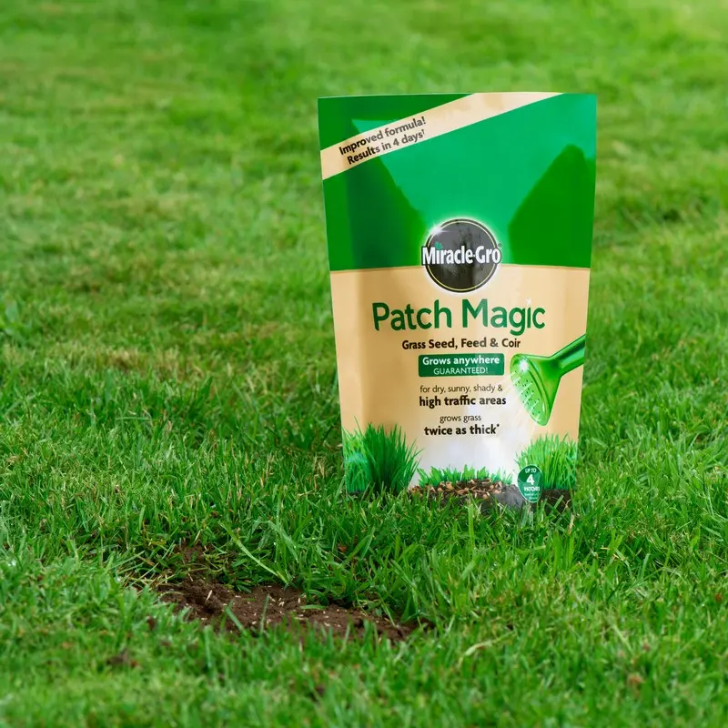 Miracle-Gro Patch Magic – 1.5kg Lawn Repair Mix with Feed & Seed