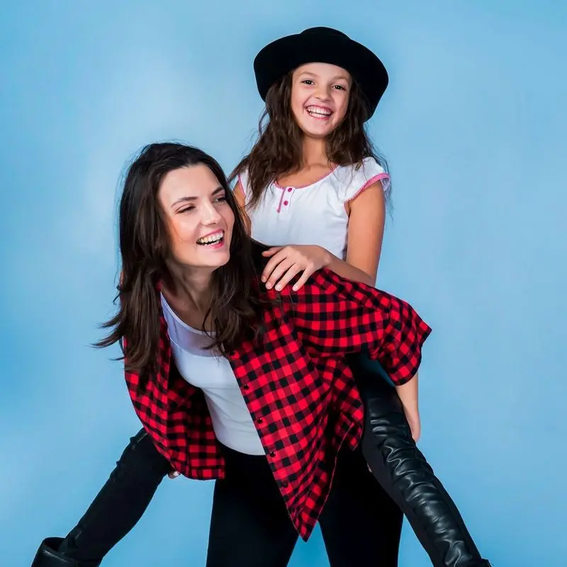 Mother-Daughter Beauty & Portrait Session – Pampering Gift Experience