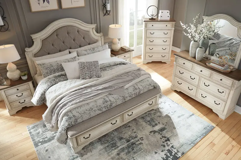 Realyn Functional Storage Bedroom Furniture Set