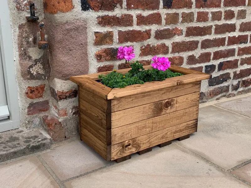 Scandinavian-Inspired Redwood Trough Planter – Compact Rectangular Design