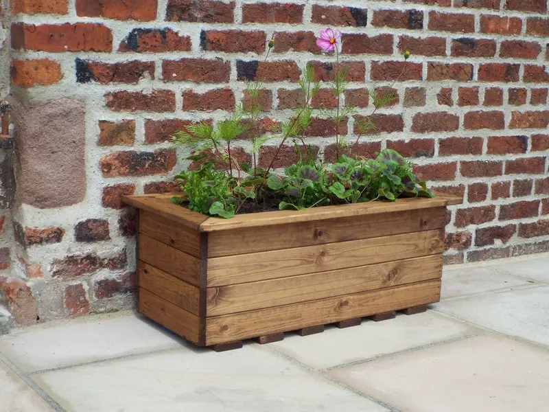 Scandinavian-Style Redwood Planter Trough – Medium Garden Planter