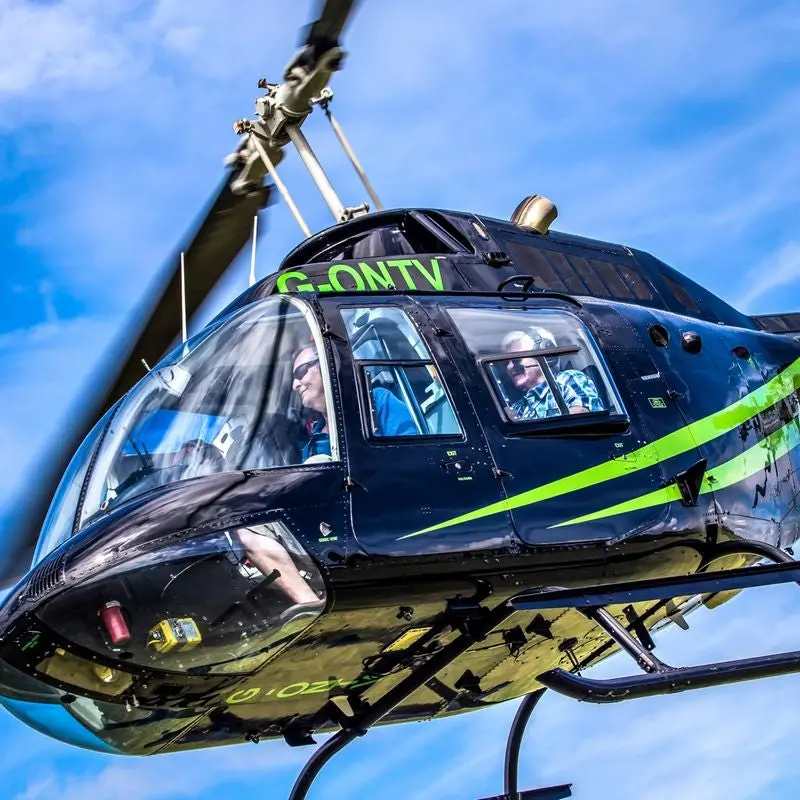 Scenic Helicopter Flight with Sparkling Wine – Dual-Experience Gift for Two