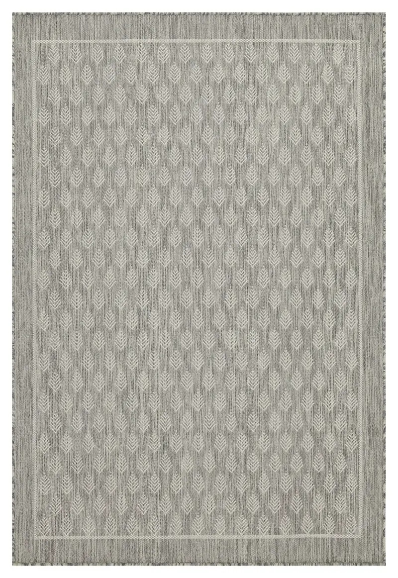 Sunshine 5’3″ x 7’3″ Silver Polypropylene Indoor/Outdoor Area Rug