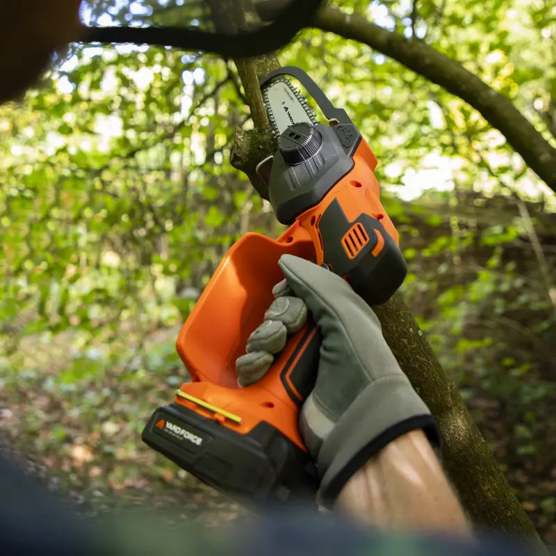 Yard Force 20V Cordless Mini Pruning Saw – Compact LS-C13 Model